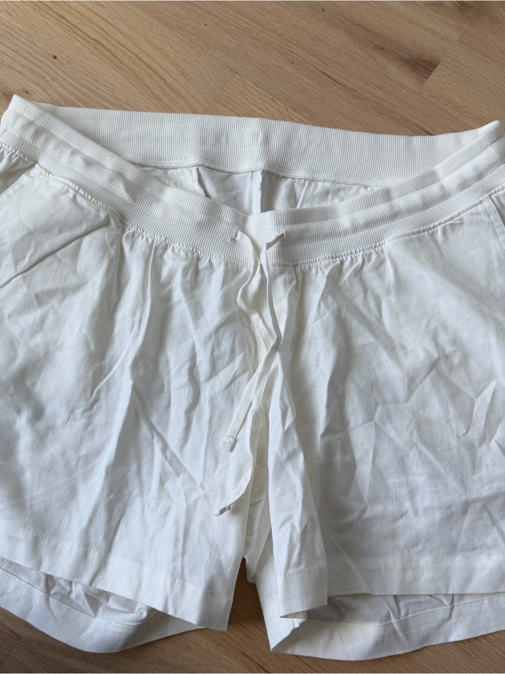 NWOT!! GAP Maternity Women's White Drawstring Shorts